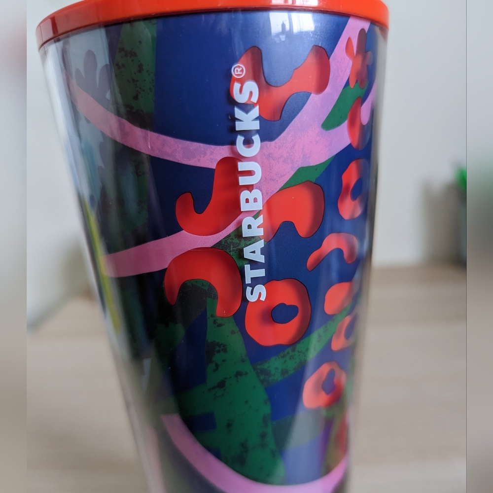 Starbucks cup - Picture 4 of 9